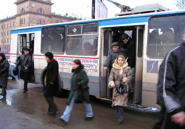 Фото kp.ua. Власти уверяют, что благодаря этой схеме, весь транспорт будет ездить по графику. 