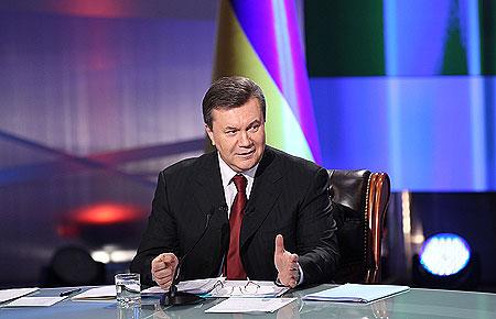 Фото Андрея Мосиенко. Янукович обещает государственную поддержку на различные  проекты. 