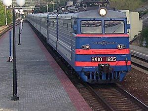 "Укрзалізниця" подарила женщинам 18 дополнительных поездов.
Фото Kp.ua