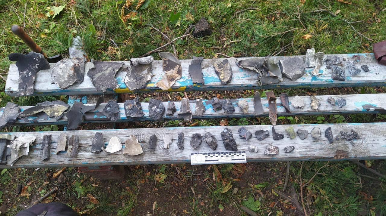 Обломки с места прилета -