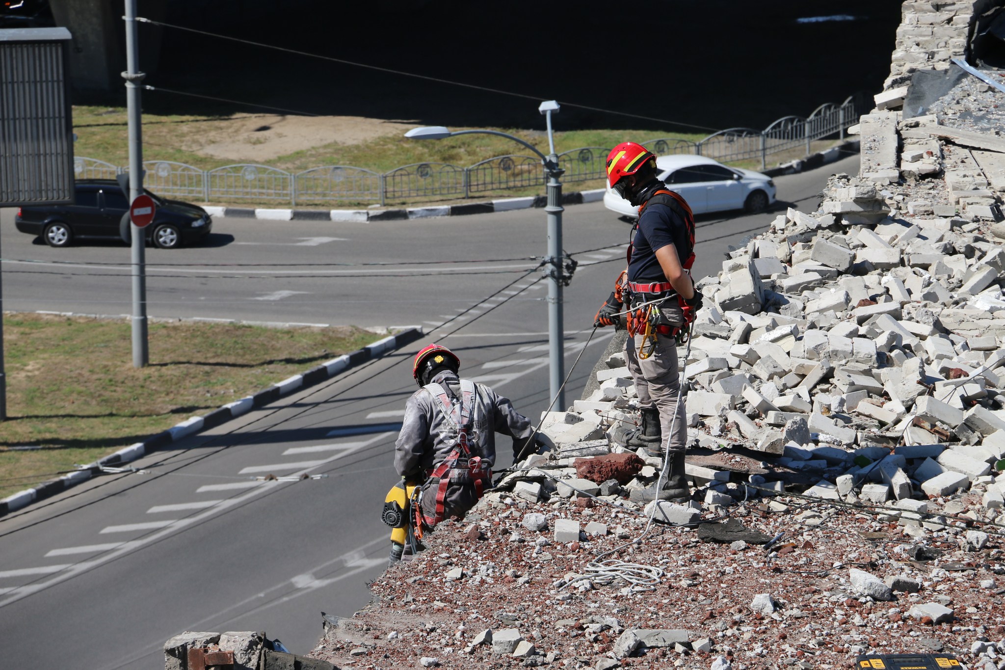 У Харкові розбирають завали Будинку друку -