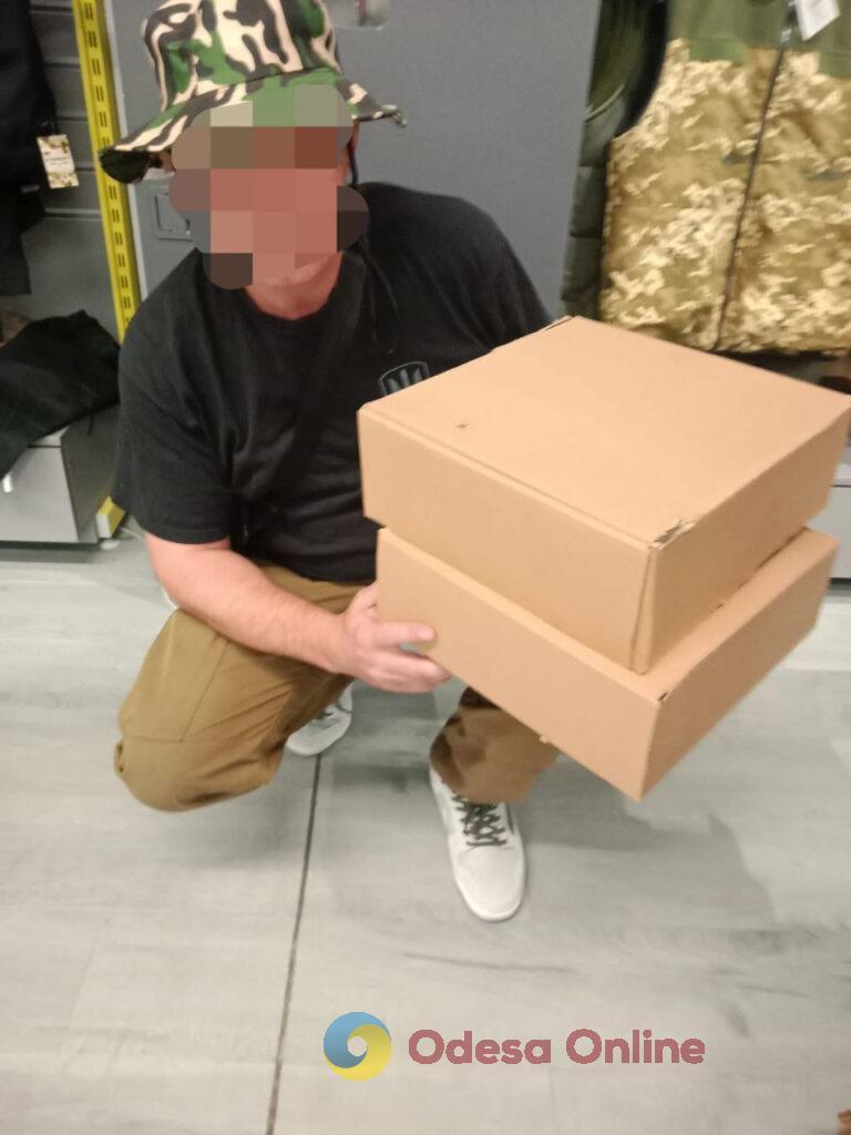 Волонтер з Тернопільщини Олексій Єлхін продав родинні реліквії для допомоги фронту фото 1