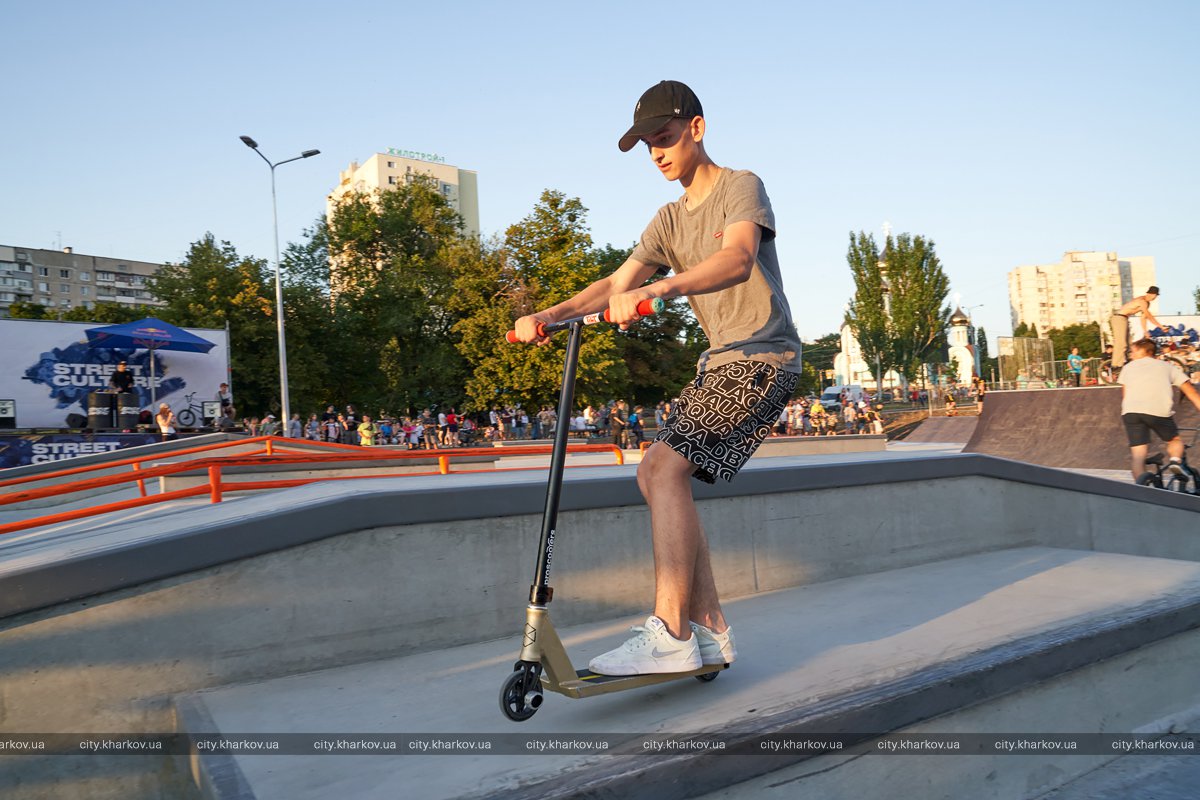 Самый большой в Украине: на Салтовке открыли урбан-парк фото 23 22