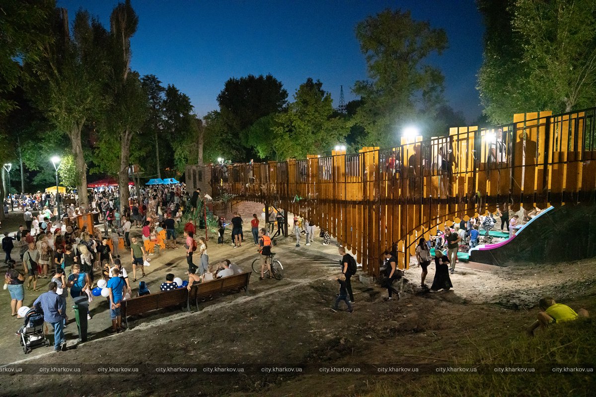 Замок, скалодром, детские площадки: парк "Юность" в Харькове открыли после реконструкции фото 17 16