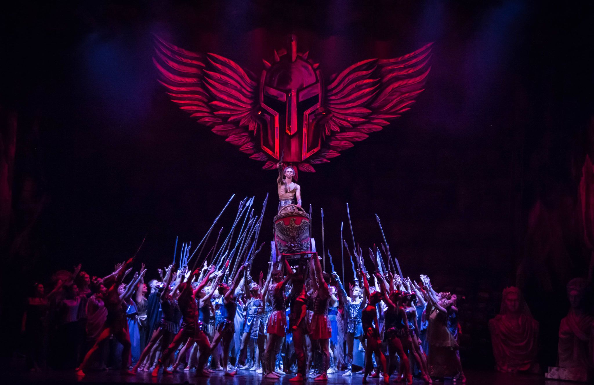 От "Конька-горбунка" до "Спартака": ХНАТОБ завершил самый длинный театральный сезон фото 1