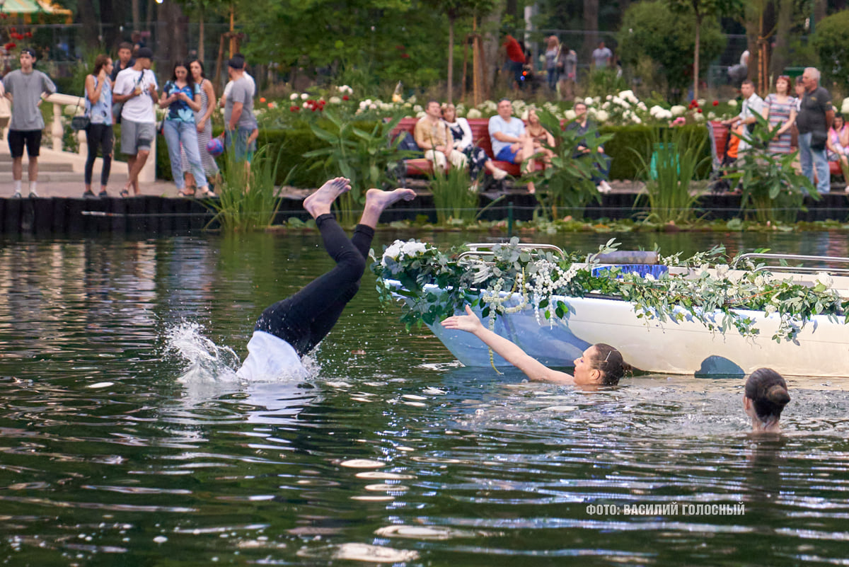 Венки, русалка, файер-шоу: как харьковчане отпраздновали Ивана Купала фото 4 3