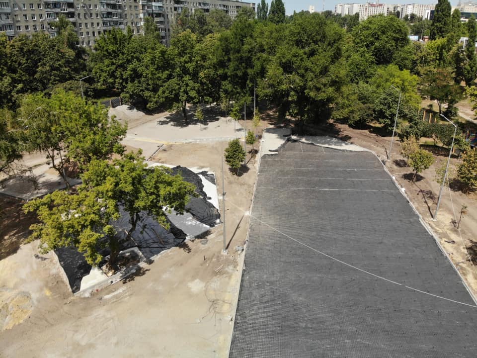 С зоной отдыха и развлечений: на Клочковской создают новый сквер фото 6 5