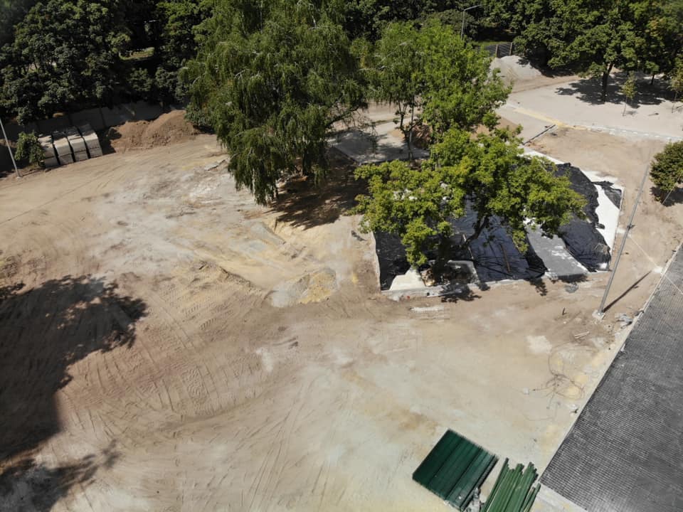 С зоной отдыха и развлечений: на Клочковской создают новый сквер фото 5 4