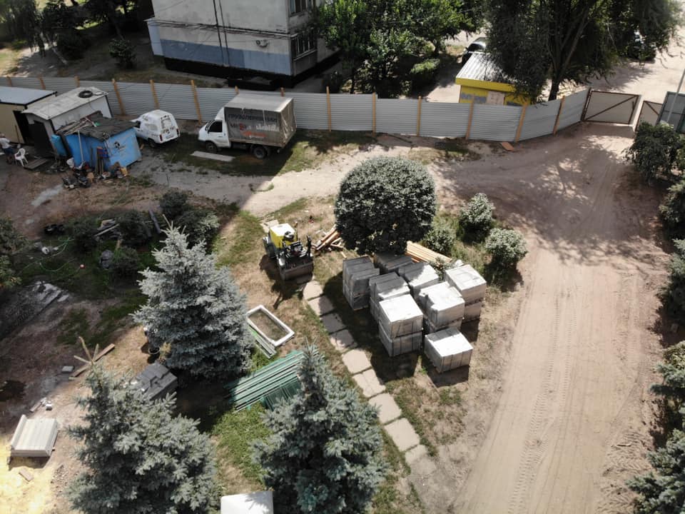 С зоной отдыха и развлечений: на Клочковской создают новый сквер фото 3 2