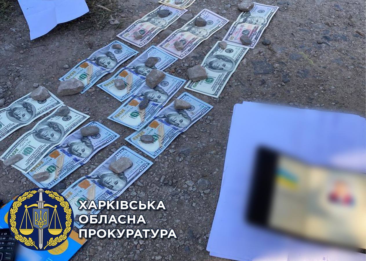 Обложил предпринимателей "данью": в Харькове на взятке поймали замначальника сектора полиции фото 3 2