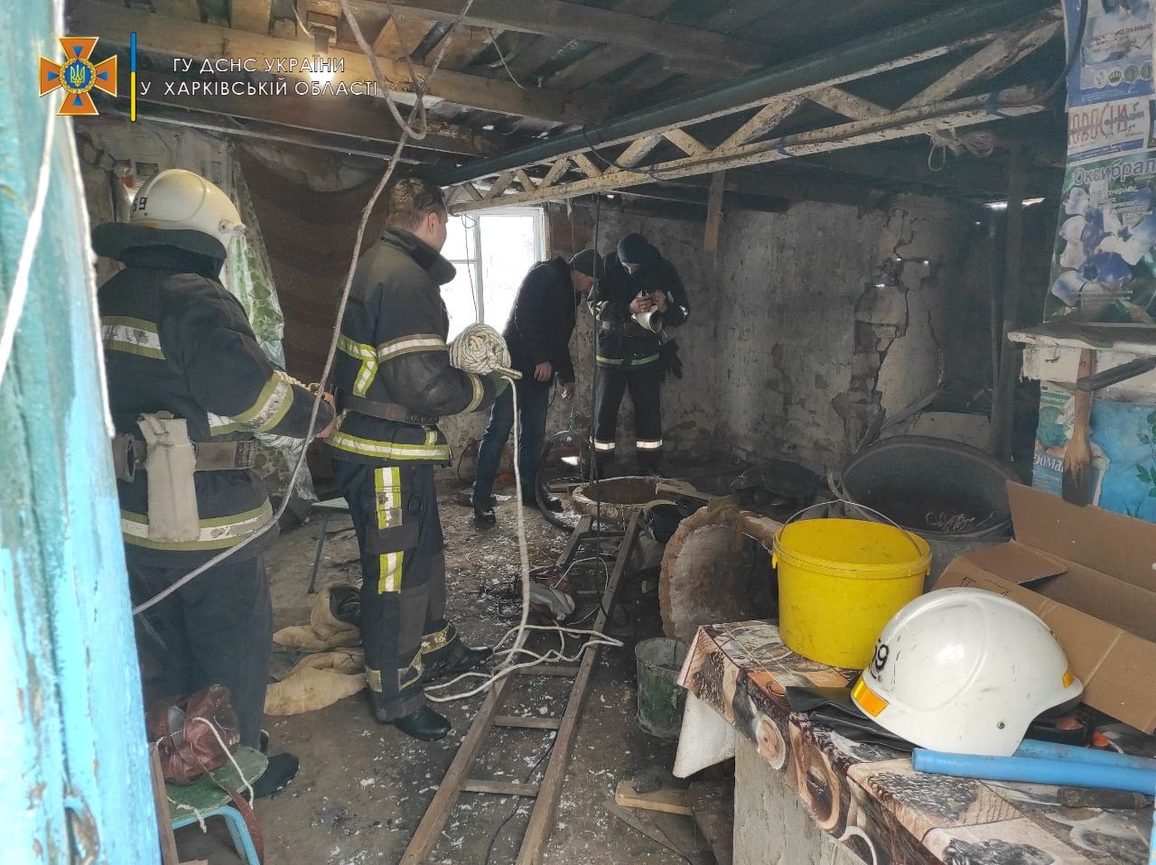 Под Харьковом женщина упала в колодец и погибла.