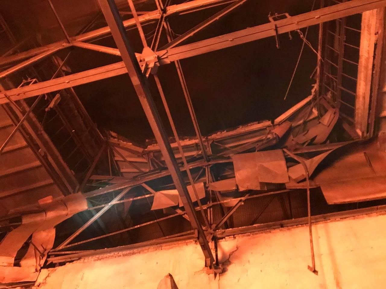 Ночной обстрел Харькова 2 июня: пожар в школе и на производстве, погиб и пострадал