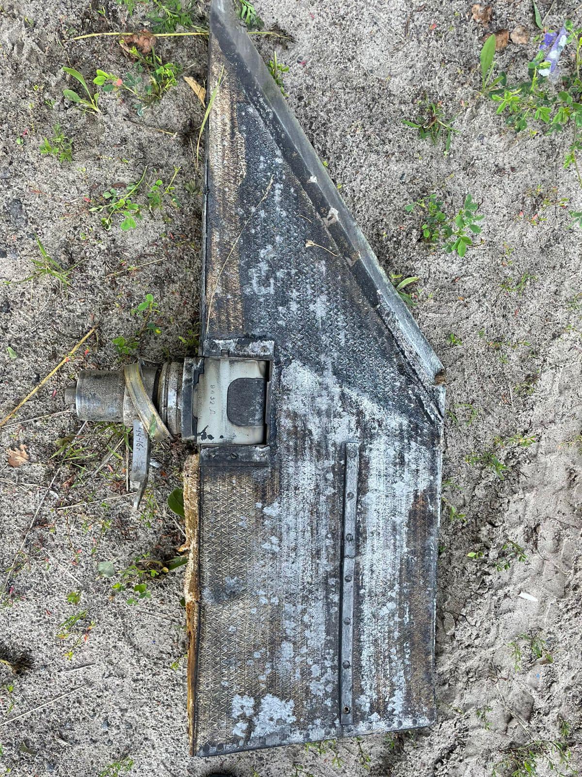 Появились фото с места ночных обстрелов Чугуева: стреляли из ЗРК С-300.