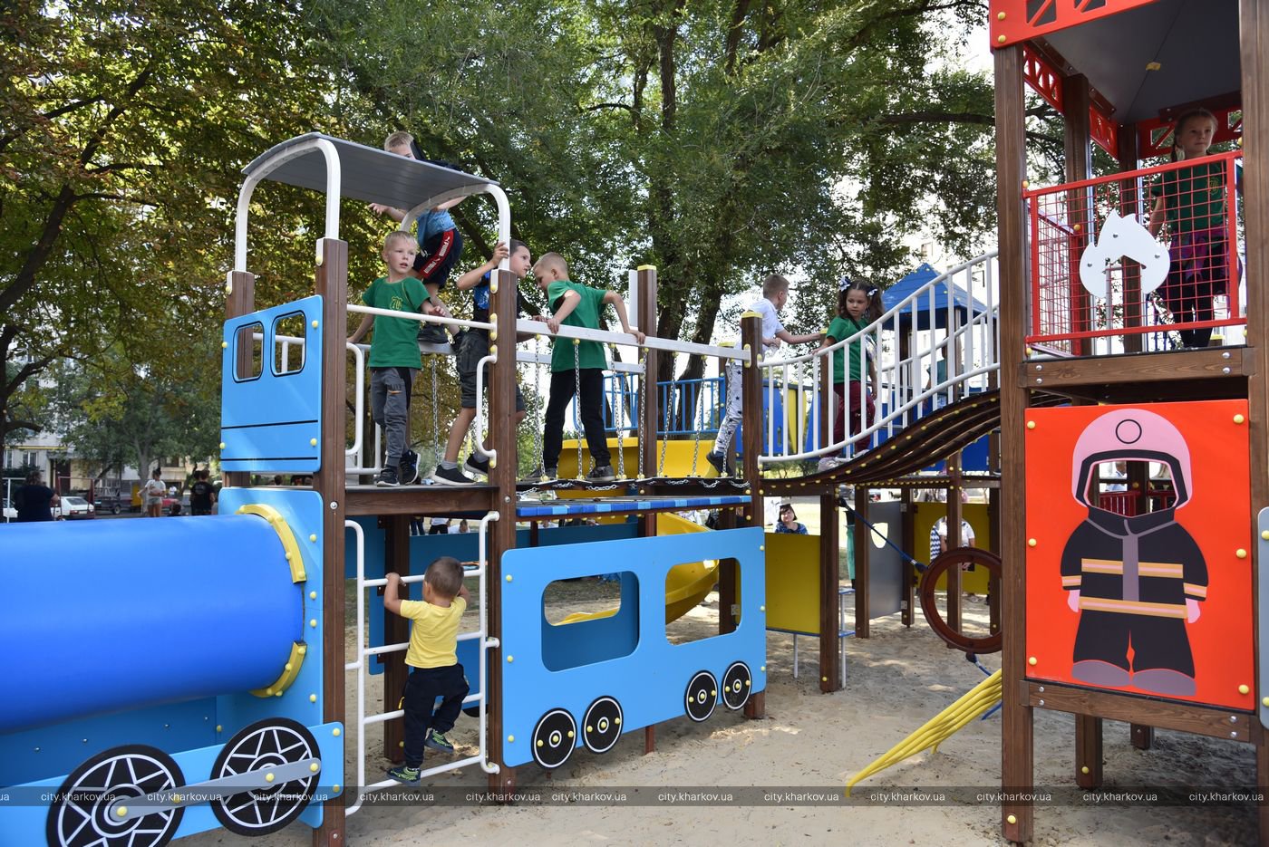 На Салтовке и ХТЗ: в Харькове появились две новые зоны отдыха фото 4 3