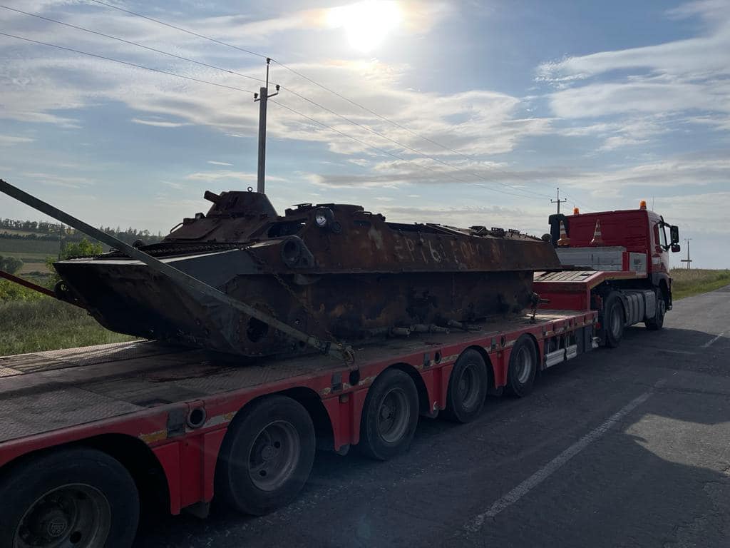 Уничтоженную в Харьковской области военную технику россиян отправили на 