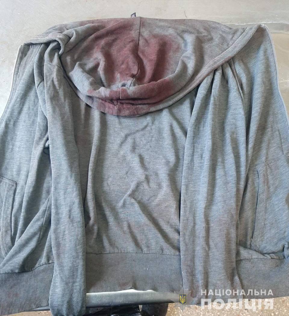 Полиция простит харьковчан опознать убитого мужчину.