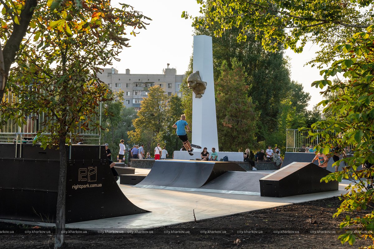 Замок, скалодром, детские площадки: парк "Юность" в Харькове открыли после реконструкции фото 13 12