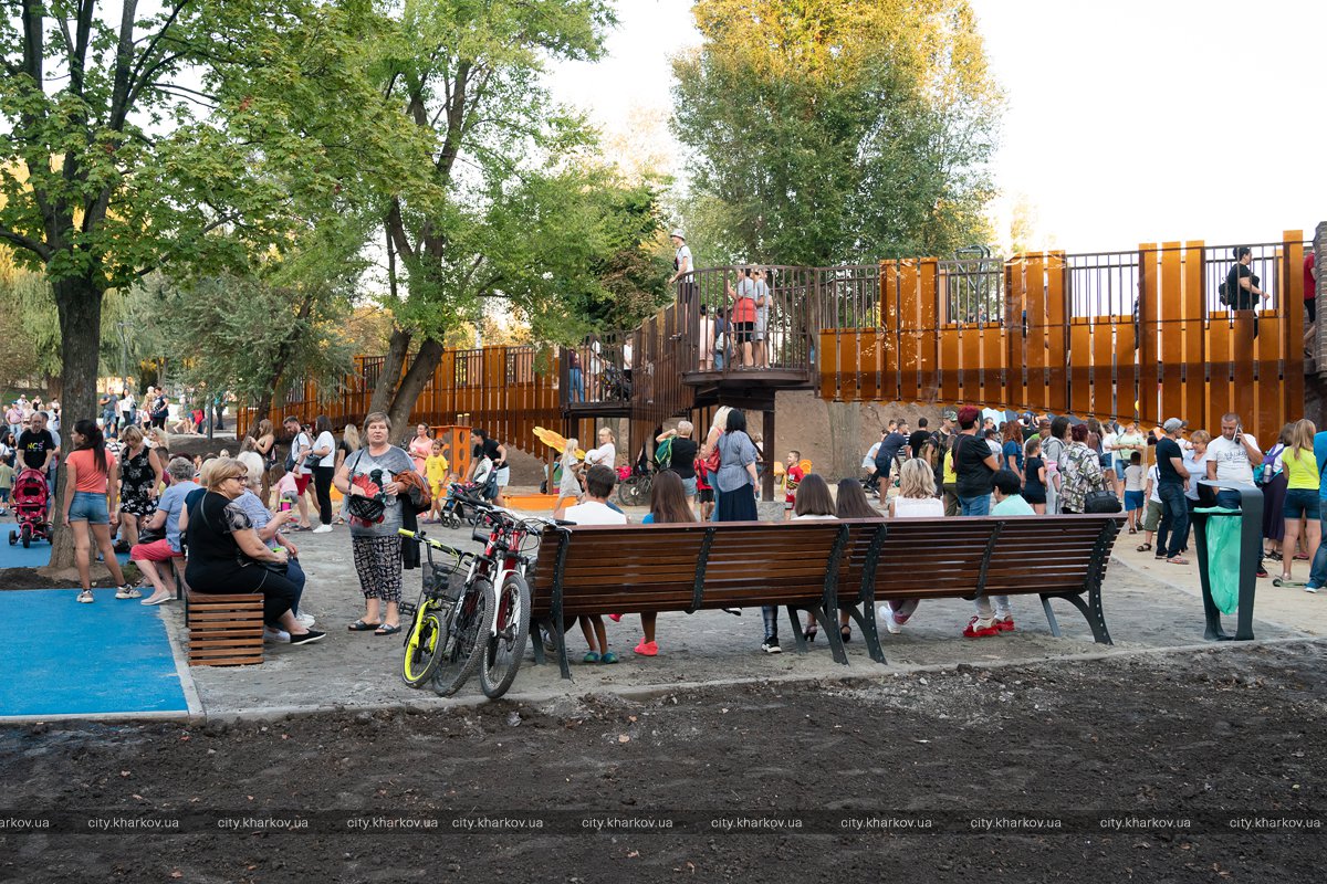 Замок, скалодром, детские площадки: парк "Юность" в Харькове открыли после реконструкции фото 16 15