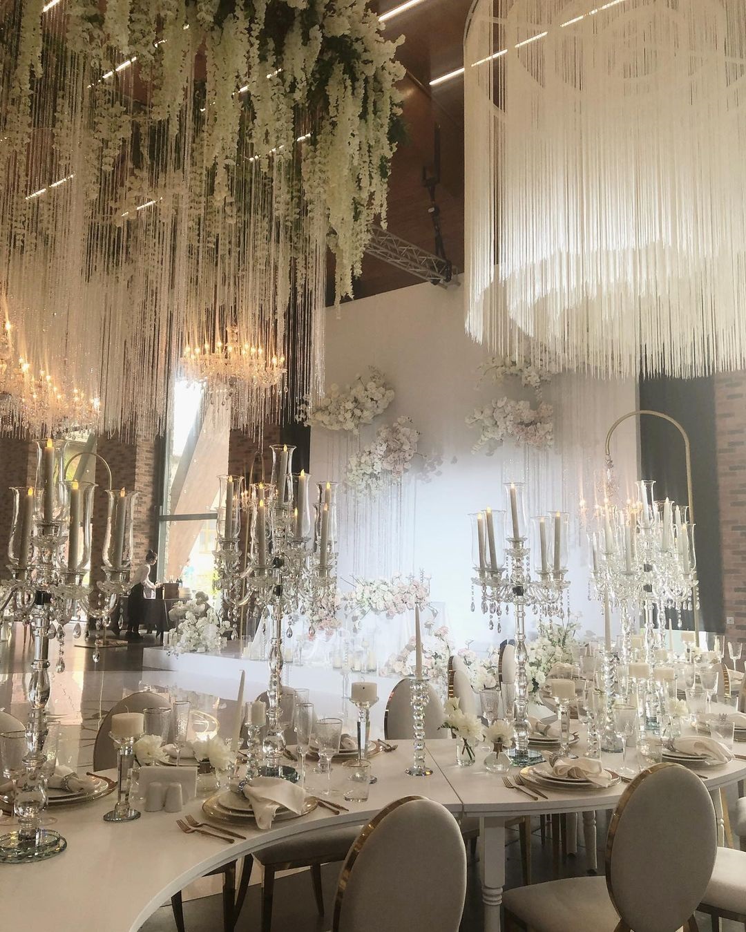 Первые фото со свадьбы: футболист "Шахтера" Валерий Бондарь женился на телеведущей Даше Савиной фото 3 2