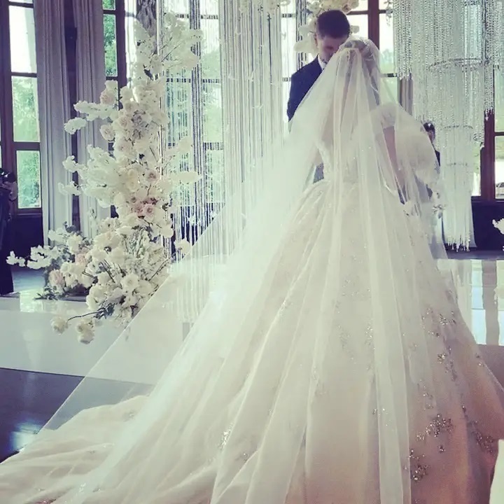 Первые фото со свадьбы: футболист "Шахтера" Валерий Бондарь женился на телеведущей Даше Савиной фото 5 4