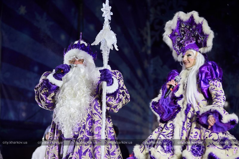 В Харькове зажгли новогоднюю елку 2022.