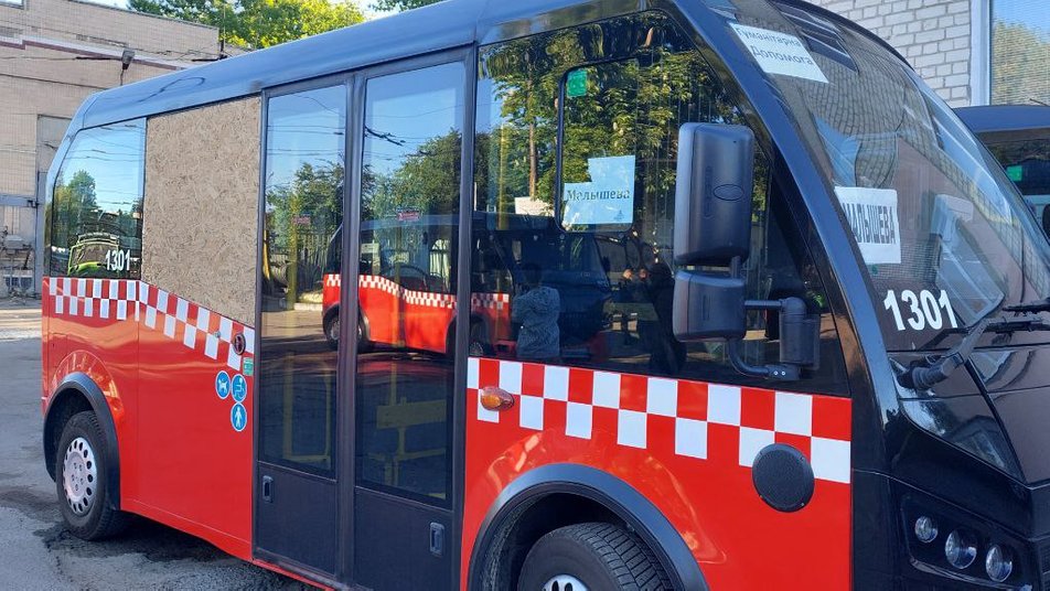 В Харькове возобновили движение троллейбусы и автобусы.