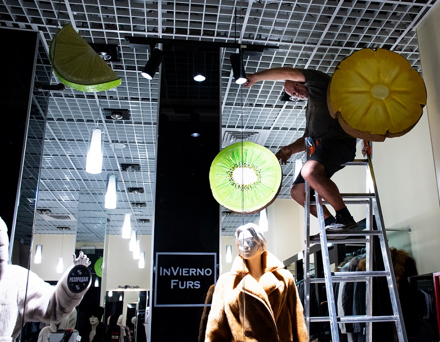 Проголосуй: харьковчан просят выбрать самую красивую витрину фото 7 6