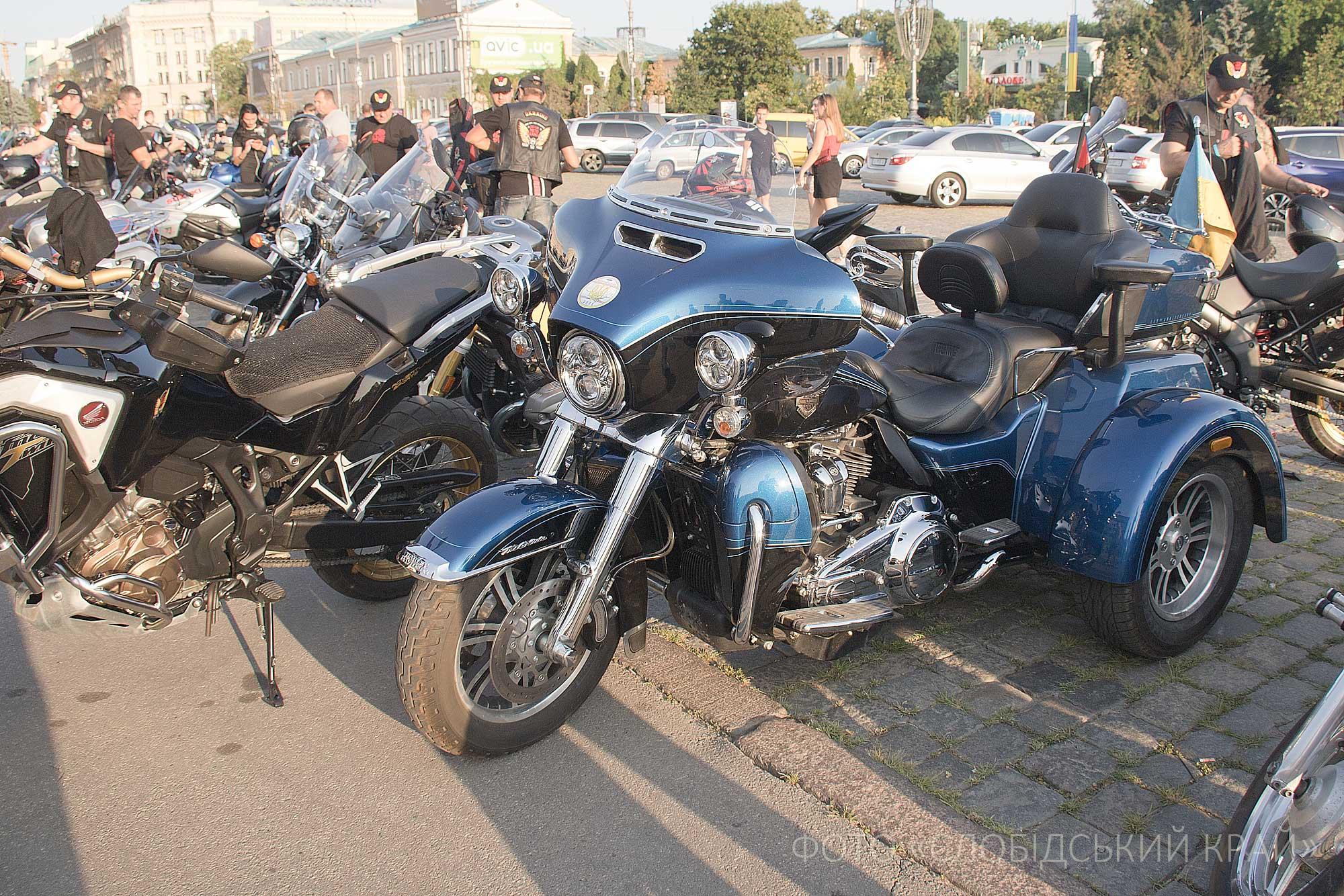 Фотофакт: в Харькове прошел мотопробег единства фото 9 8