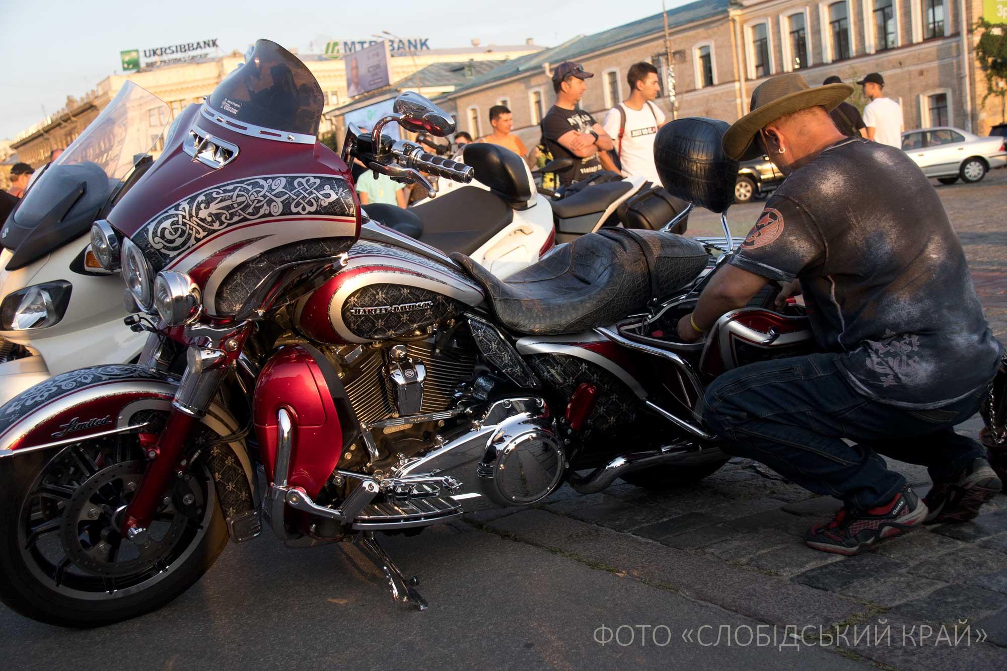 Фотофакт: в Харькове прошел мотопробег единства фото 2 1