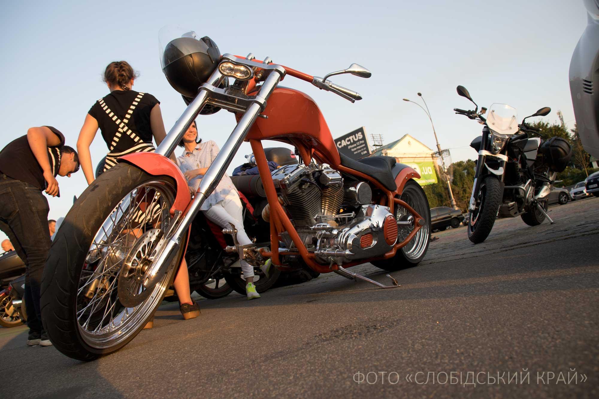 Фотофакт: в Харькове прошел мотопробег единства фото 1