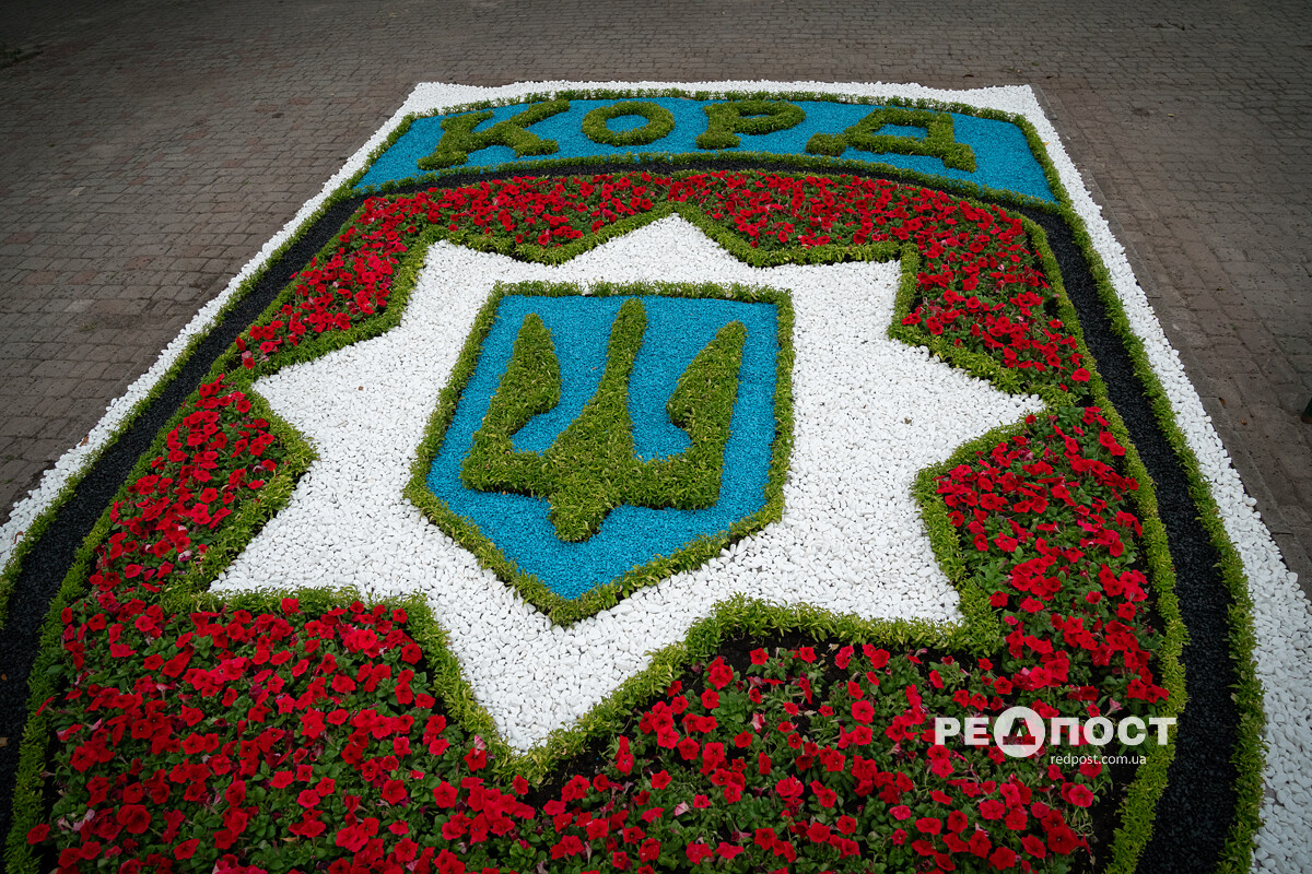 В Харькове появились клумбы в честь терробороны и КОРДа.