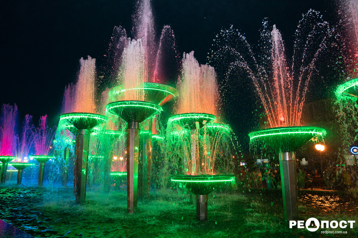 Смотри видео: в Харькове после реконструкции открыли Олимпийский фонтан фото 13 12