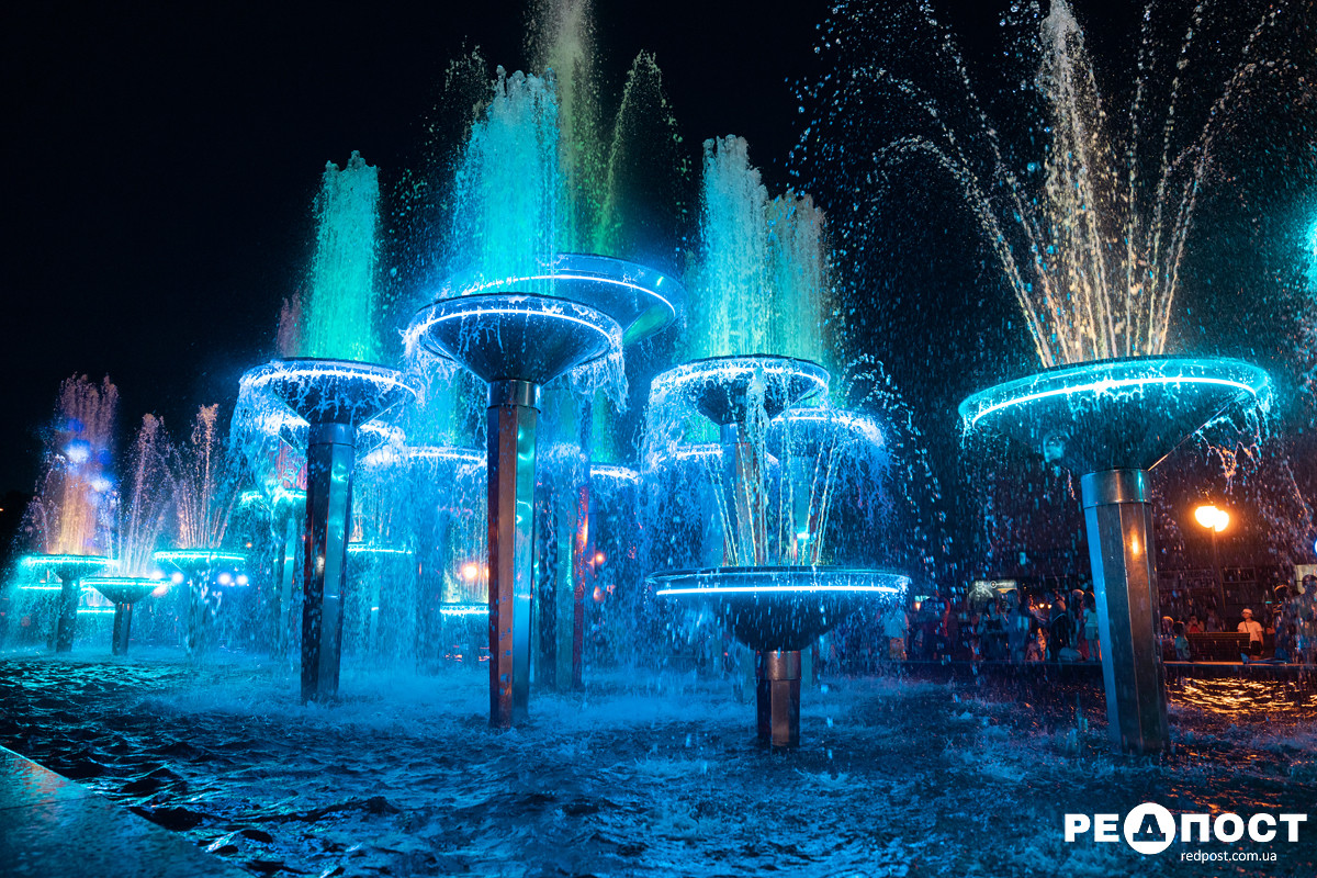 Смотри видео: в Харькове после реконструкции открыли Олимпийский фонтан фото 11 10