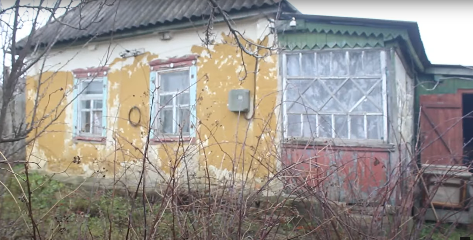 Харьковские волонтеры купили дом для семьи с тремя детьми.