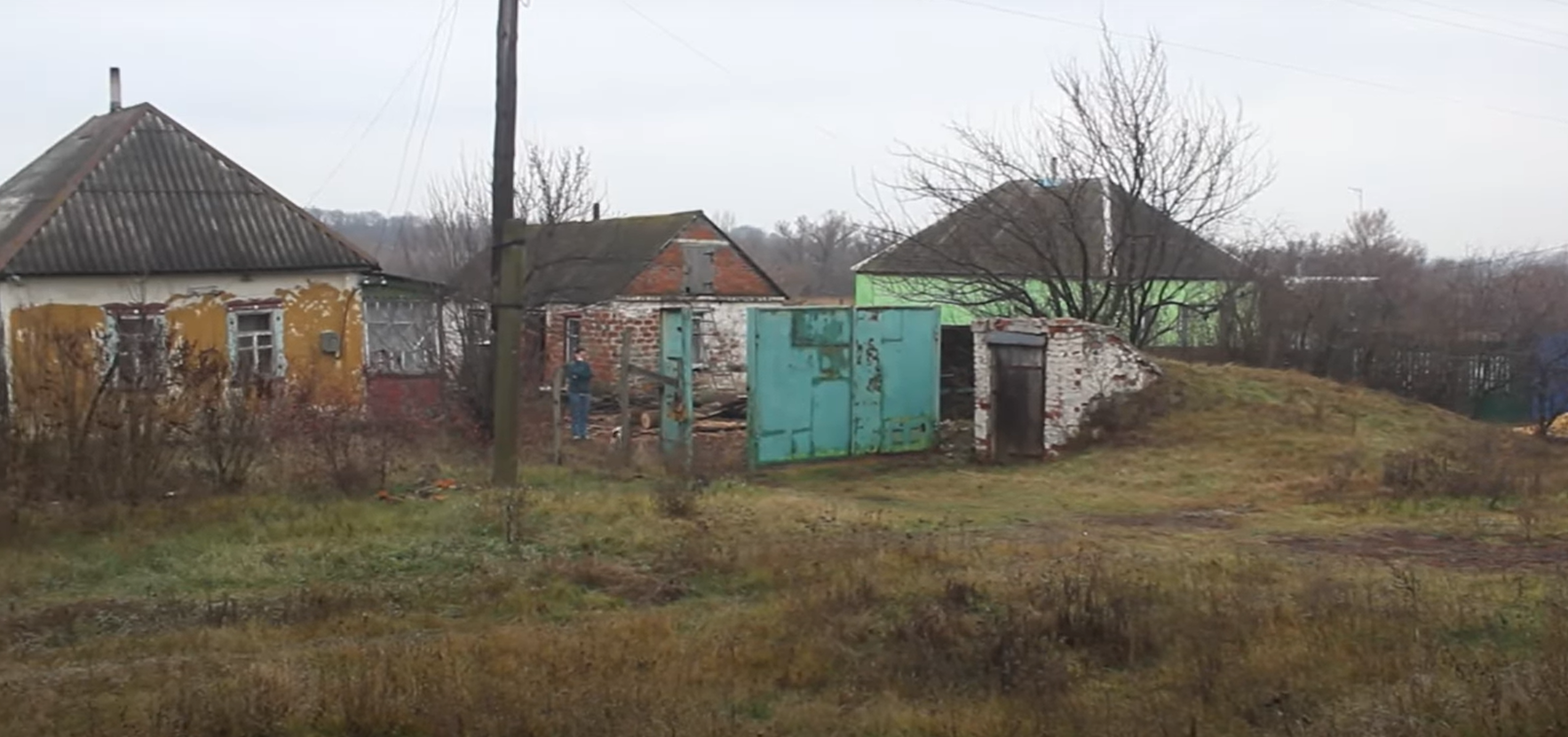 Харьковские волонтеры купили дом для семьи с тремя детьми.