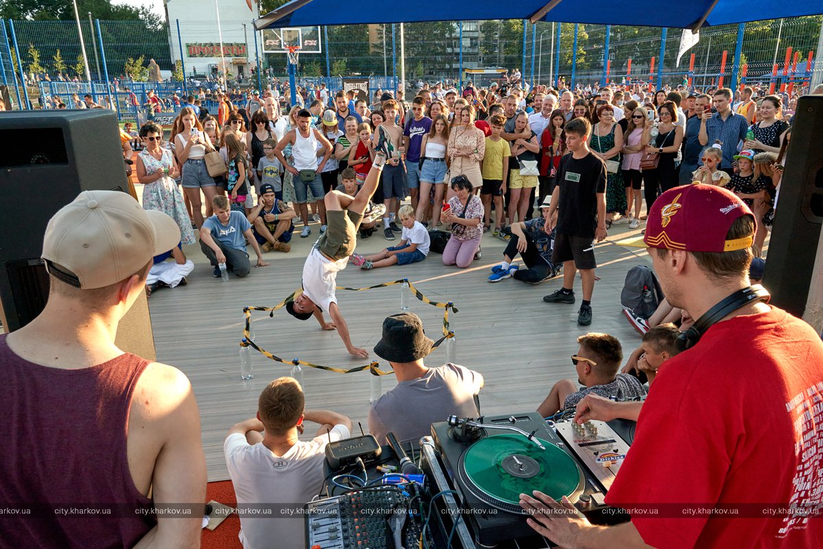 Самый большой в Украине: на Салтовке открыли урбан-парк фото 9 8