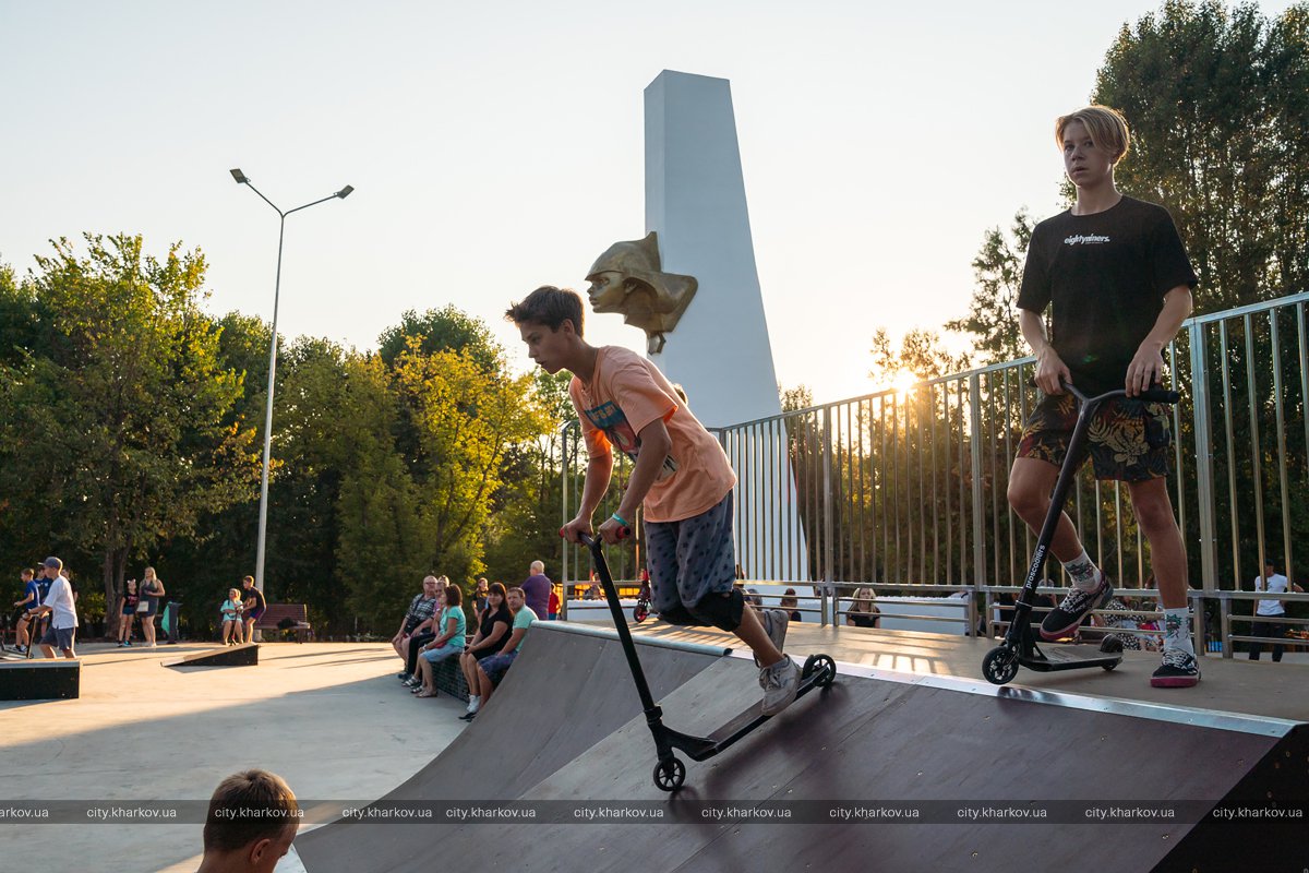 Замок, скалодром, детские площадки: парк "Юность" в Харькове открыли после реконструкции фото 9 8