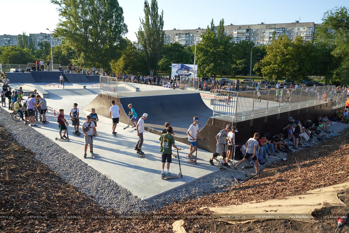 Самый большой в Украине: на Салтовке открыли урбан-парк фото 8 7