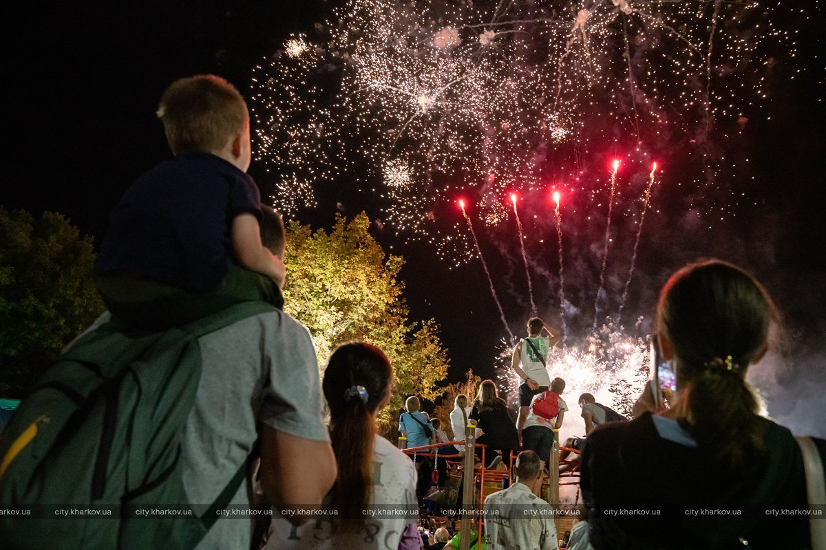 Замок, скалодром, детские площадки: парк "Юность" в Харькове открыли после реконструкции фото 7 6