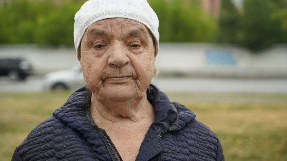 "Кричу: дістаньте мене, я жива", &mdash; врятована харків'янка розповіла про ракетний удар по багатоповерхівці.