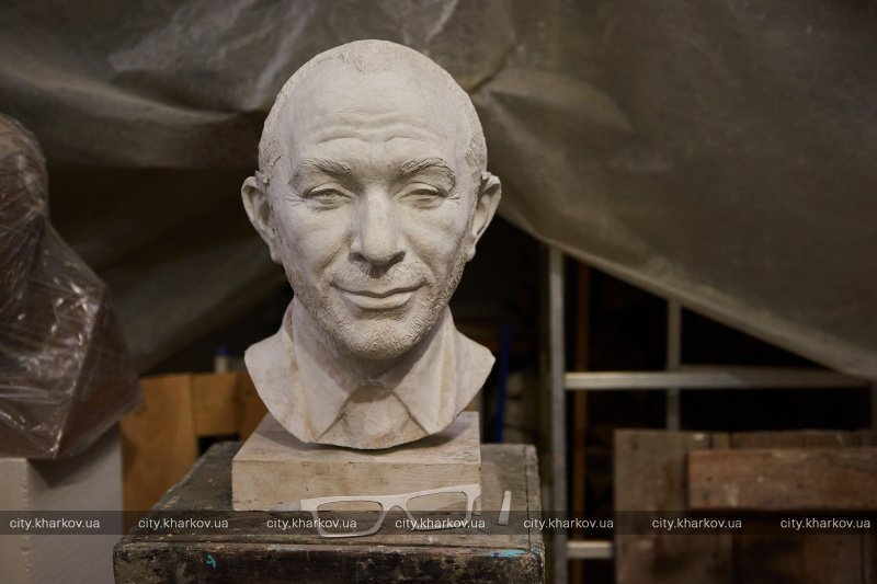 Как будет выглядеть памятник Геннадию Кернесу в Харькове.