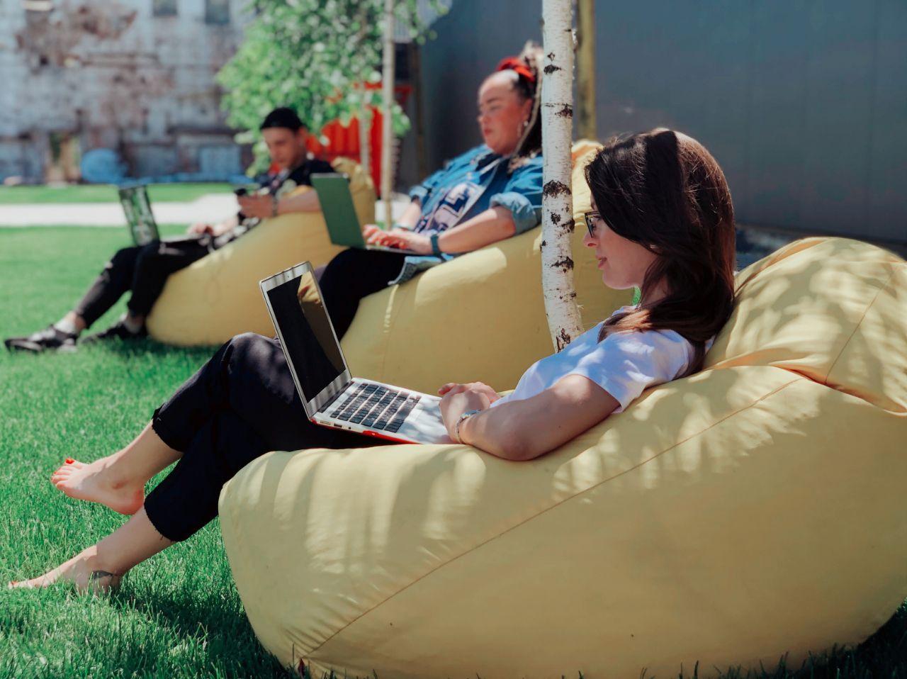 Под открытым небом: на арт-заводе &laquo;Механика&raquo; откроется летний коворкинг фото 1