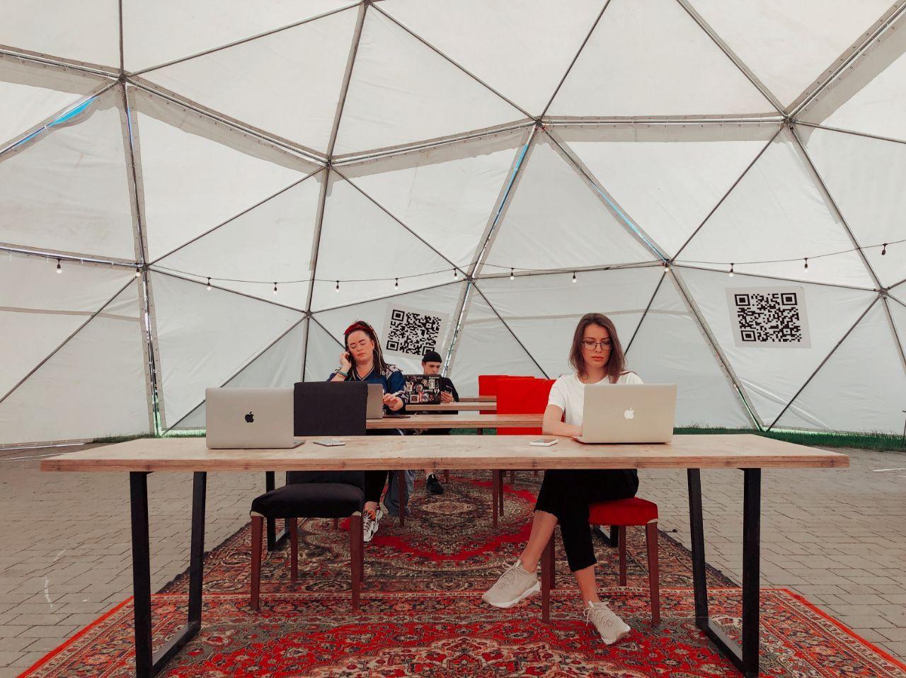 Под открытым небом: на арт-заводе &laquo;Механика&raquo; откроется летний коворкинг фото 5 4