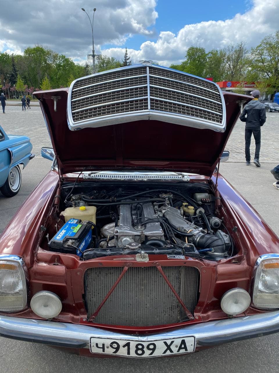 Трофейные ретро-машины,  военная техника и полевая каша: на площади Свободы отмечают День Победы фото 11 10