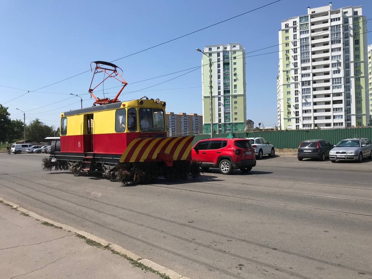 Смотри фото: в Харькове проходит парад трамваев фото 1