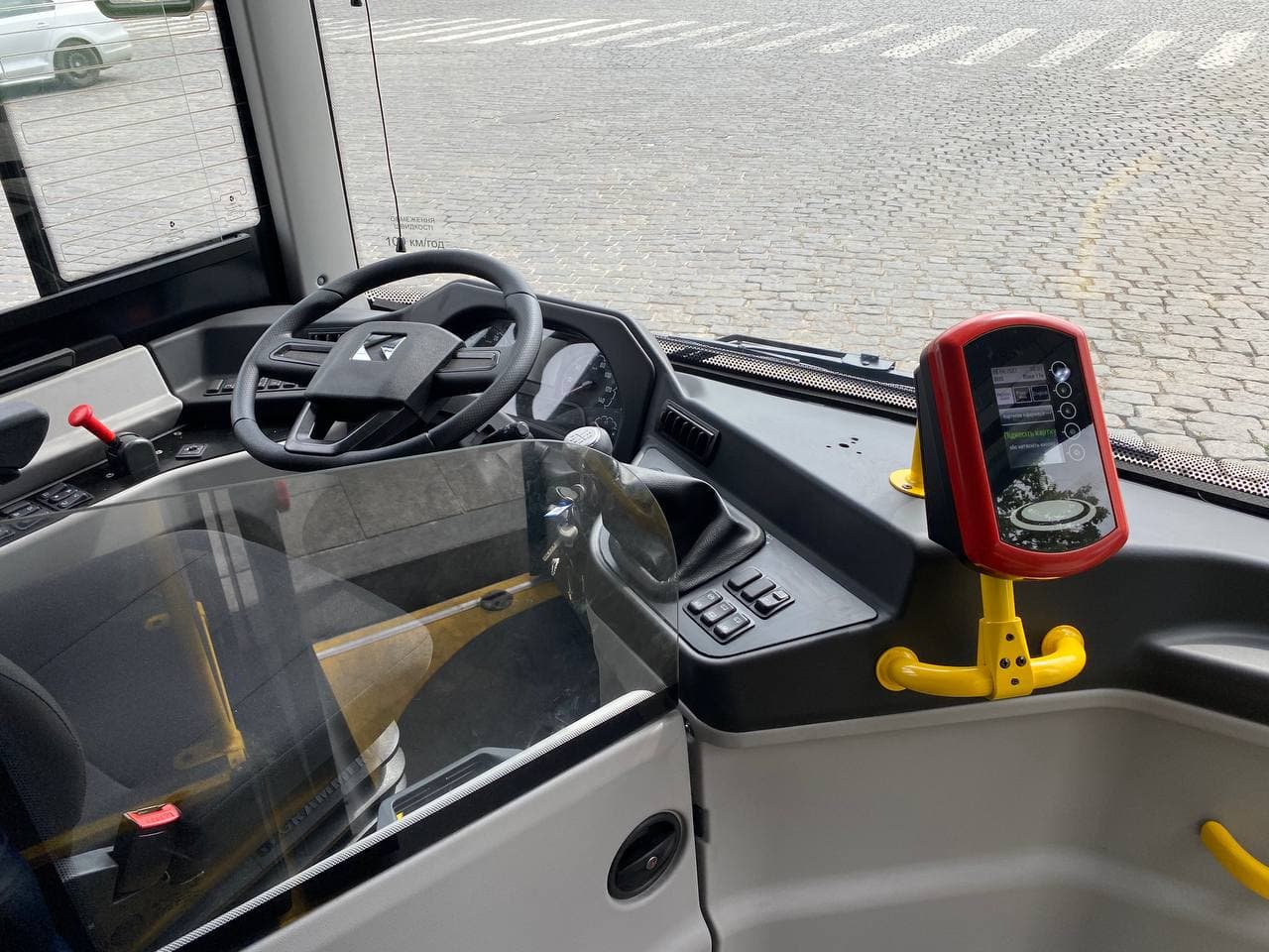 С оплатой по E-ticket и "карте харьковчанина": на какие маршруты вышла первая партия городских автобусов фото 5 4