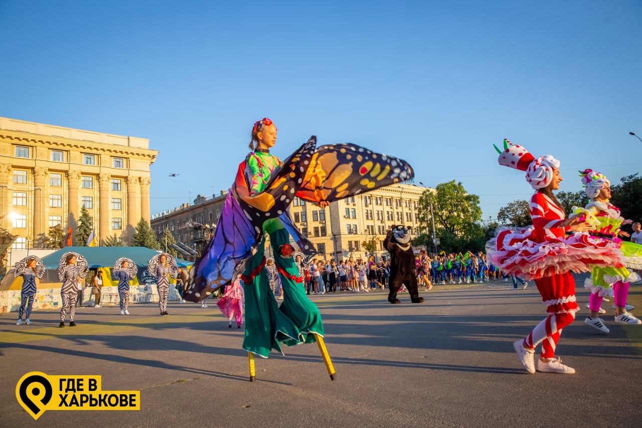Карнавал, выступление KAZKA и фейерверк: как в Харькове отпраздновали День знаний (фото, видео) фото 6 5