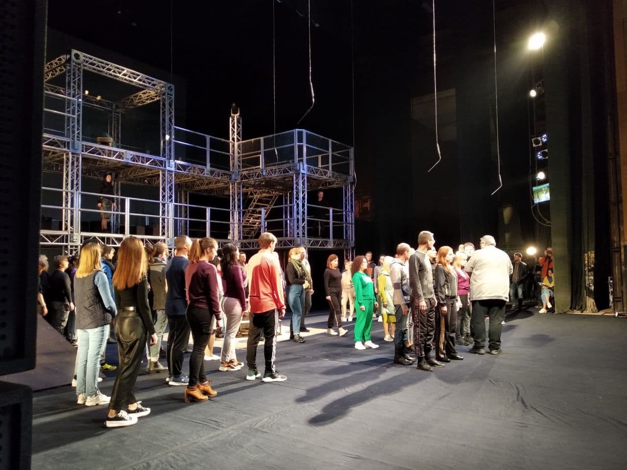 300 костюмов: как в ХНАТОБе готовят к премьере самую дорогую оперу страны 