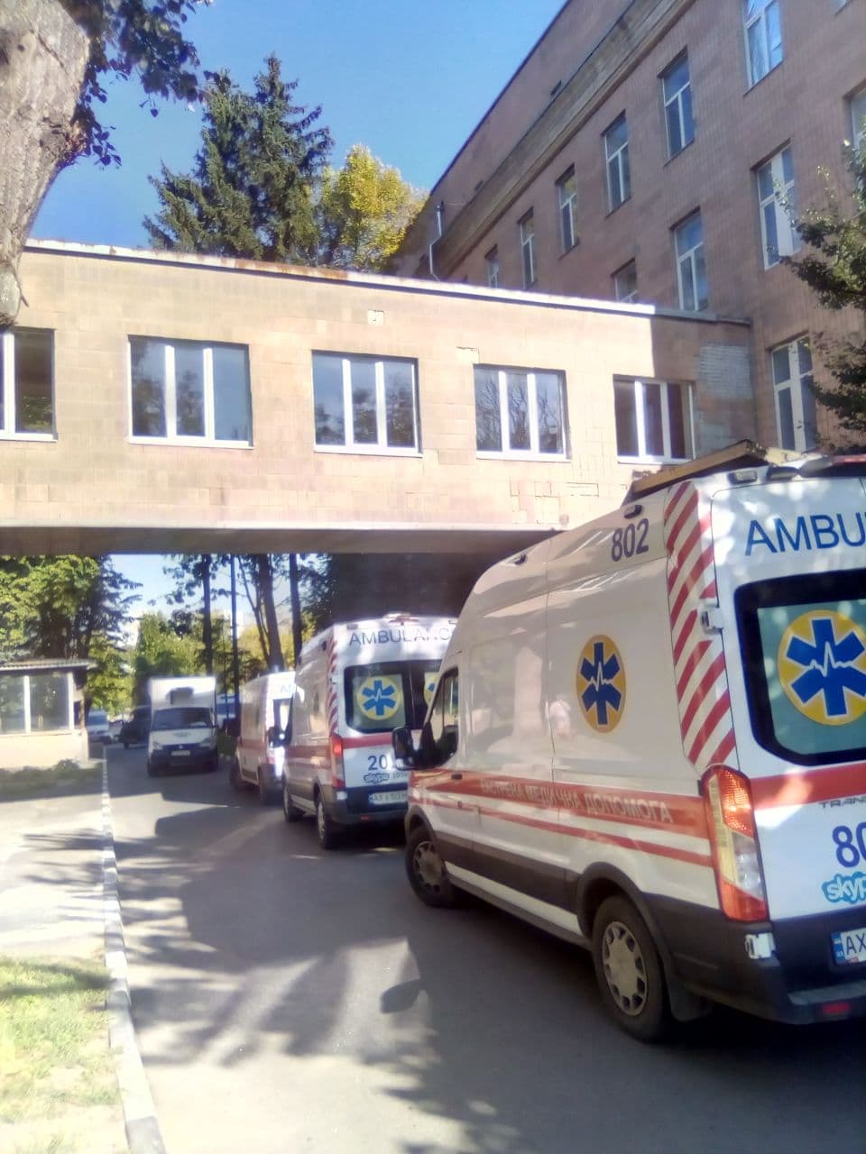 "Поток скорых не прекращается": на сколько загружены "ковидные" больницы Харькове фото 4 3