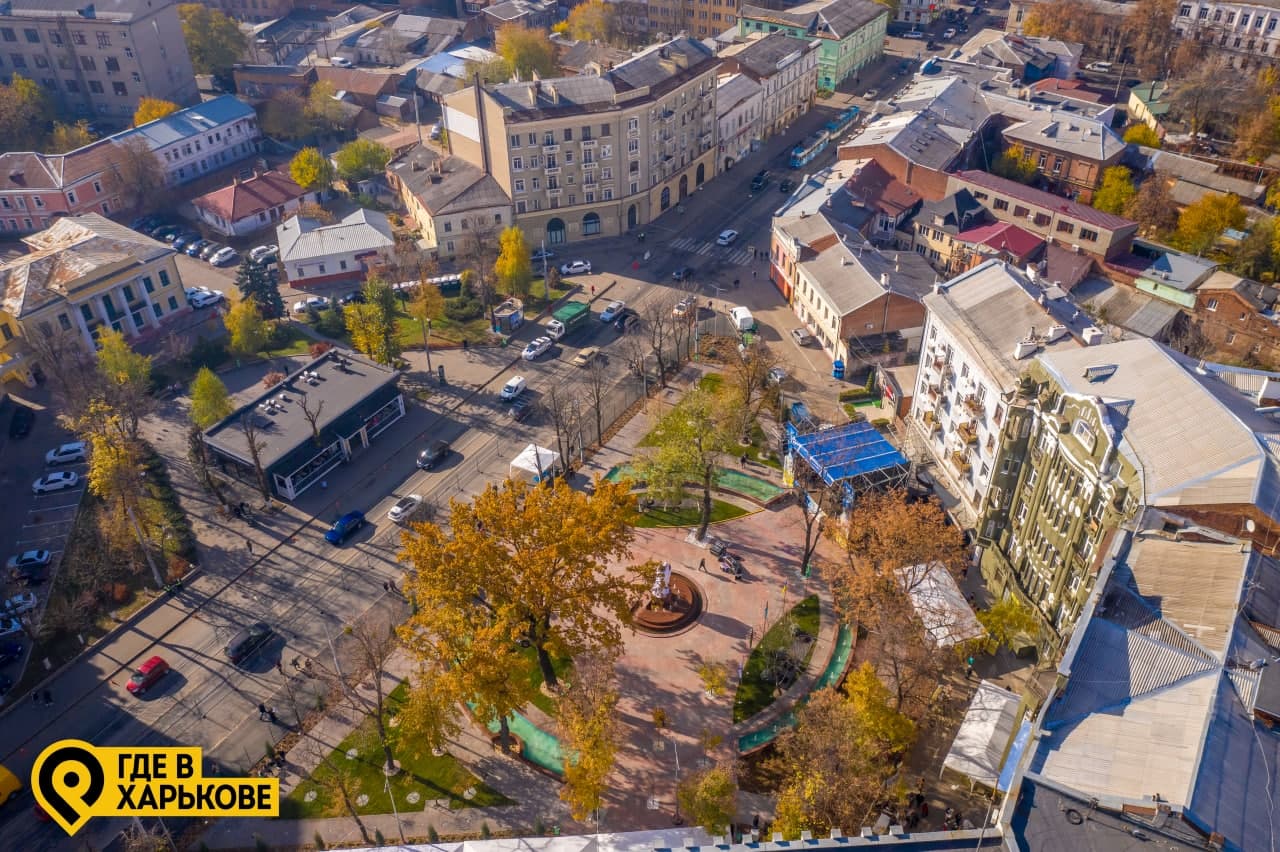 Фонтаны и памятник с дополненной реальностью: в Харькове открыли сквер Мыслителей фото 5 4